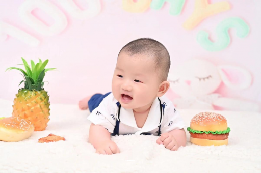 宜春宝宝在妈妈肚子里